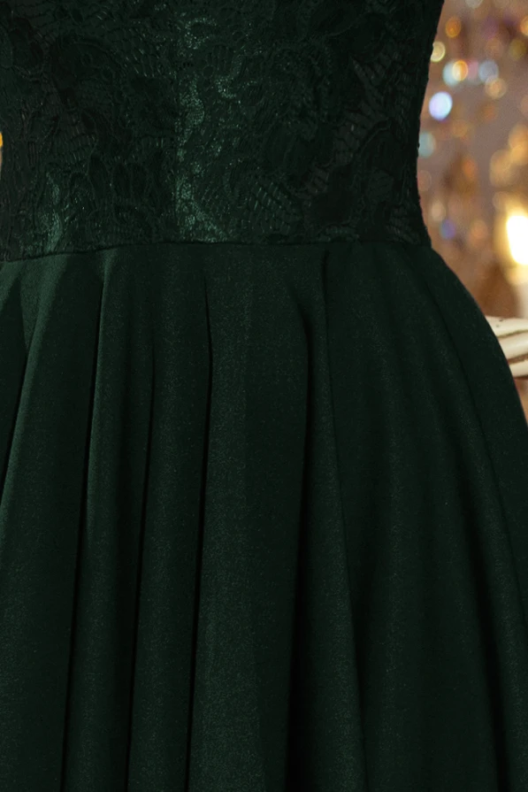 210-3 NICOLLE - рокля с по-дълга задна част и дантелен деколте - ТЪМНО ЗЕЛЕНО